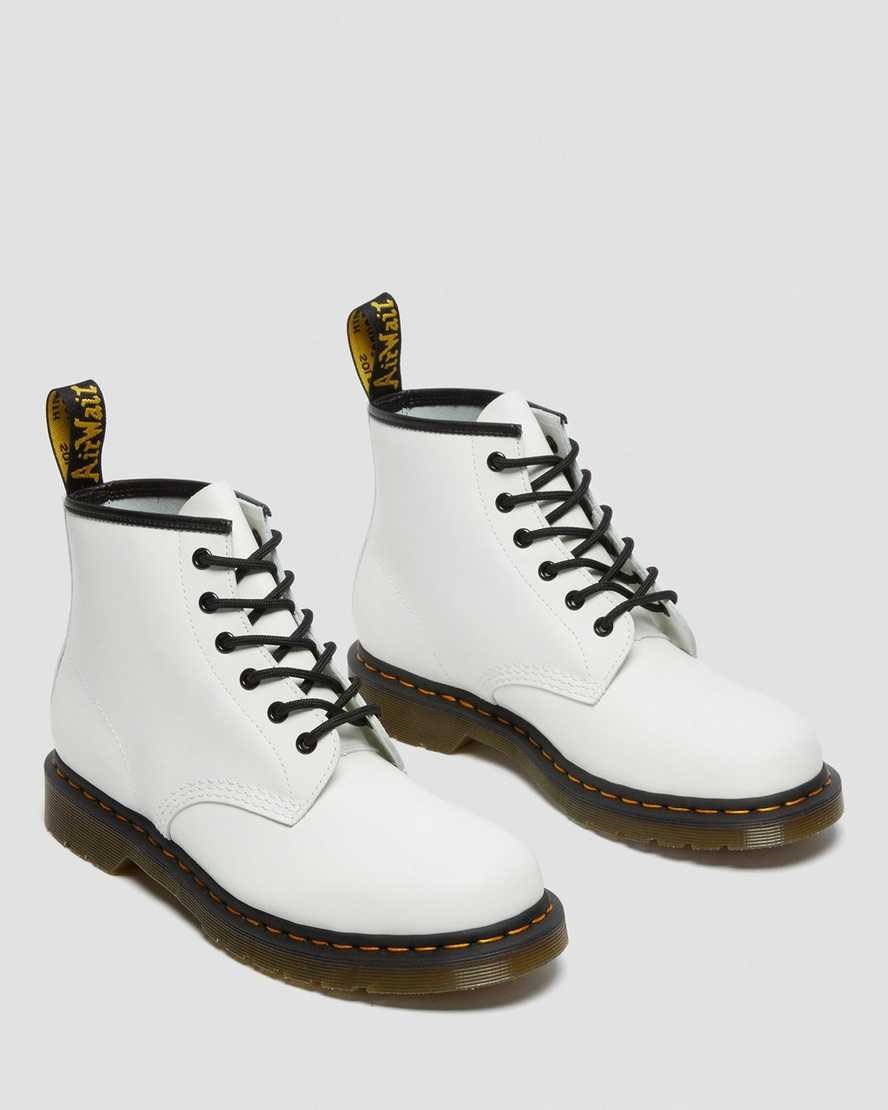 Men's Dr Martens 101 Yellow Stitch Smooth Leather Ankle Boots White Smooth Leather | 365AWULZO