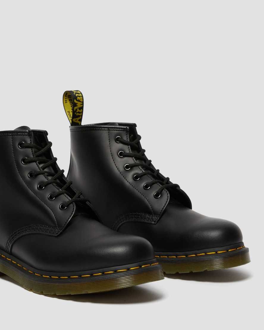 Men's Dr Martens 101 Yellow Stitch Smooth Leather Ankle Boots Black Smooth Leather | 981MFKZCO