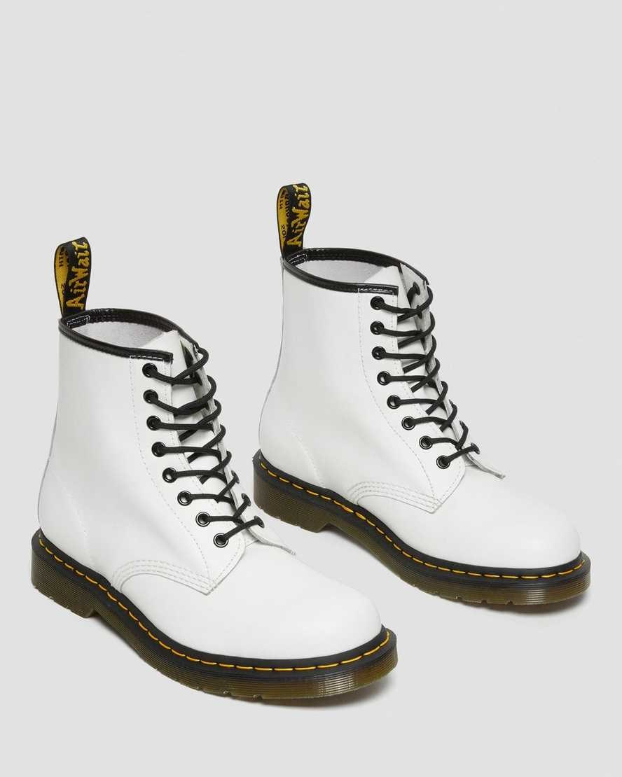 Men's Dr Martens 1460 Smooth Leather Lace Up Boots White Smooth Leather | 048UENRGH