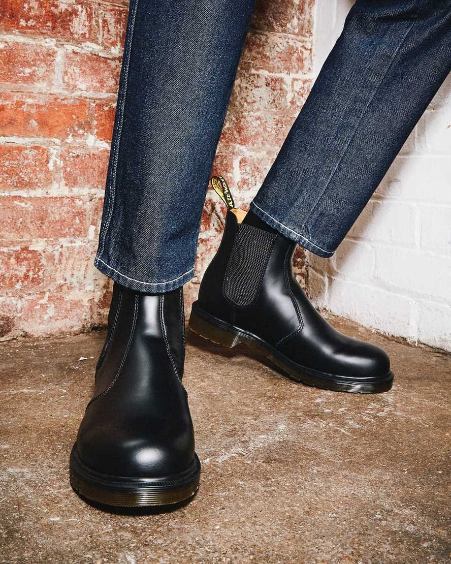 Men's Dr Martens 2976 Smooth Leather Chelsea Boots Black Smooth Leather | 245ELZYPK