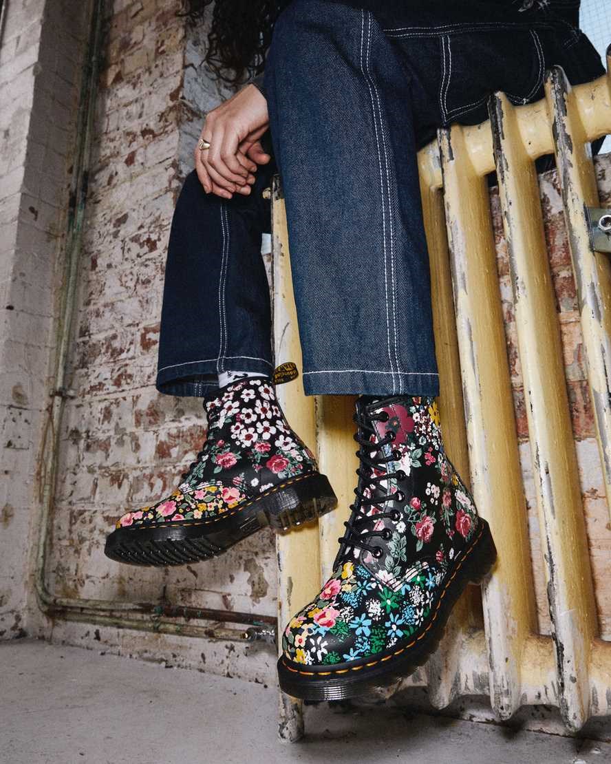 Women's Dr Martens 1460 Pascal Floral Mash Up Leather Ankle Boots White Floral Mash Up Backhand | 138JKFAOY